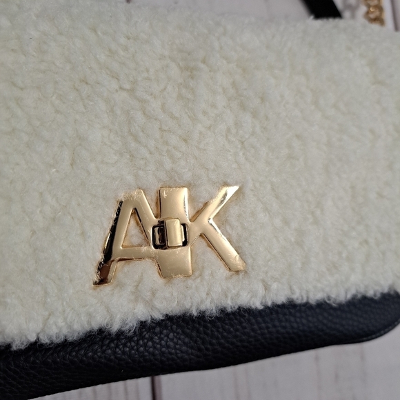 Anne Klein Faux Sherpa Faux Leather Convertible Crossbody Handbag Purse - Picture 4 of 15